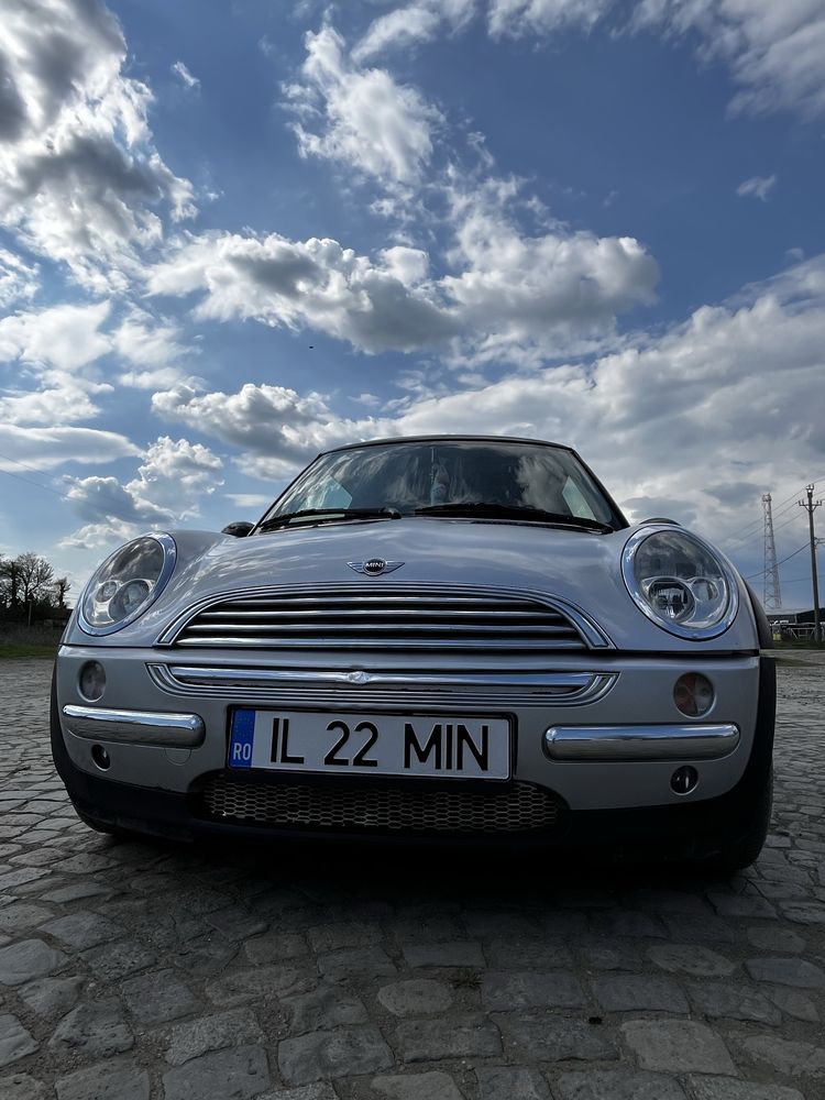 Mini Cooper R50.