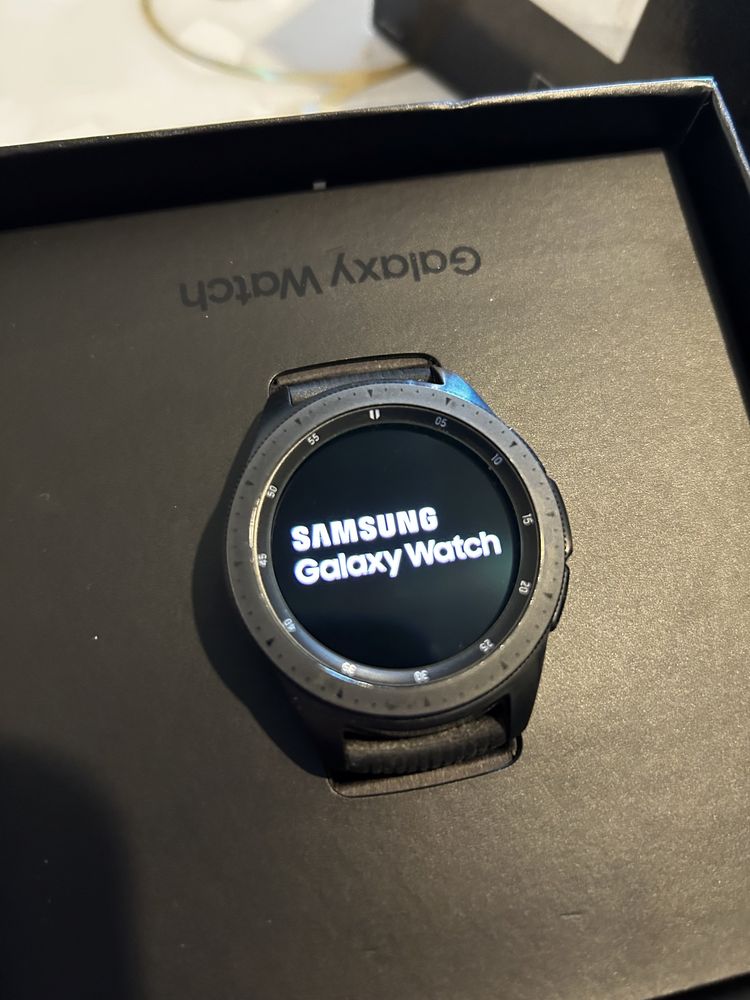 Смартчасовник Samsung Galaxy Watch