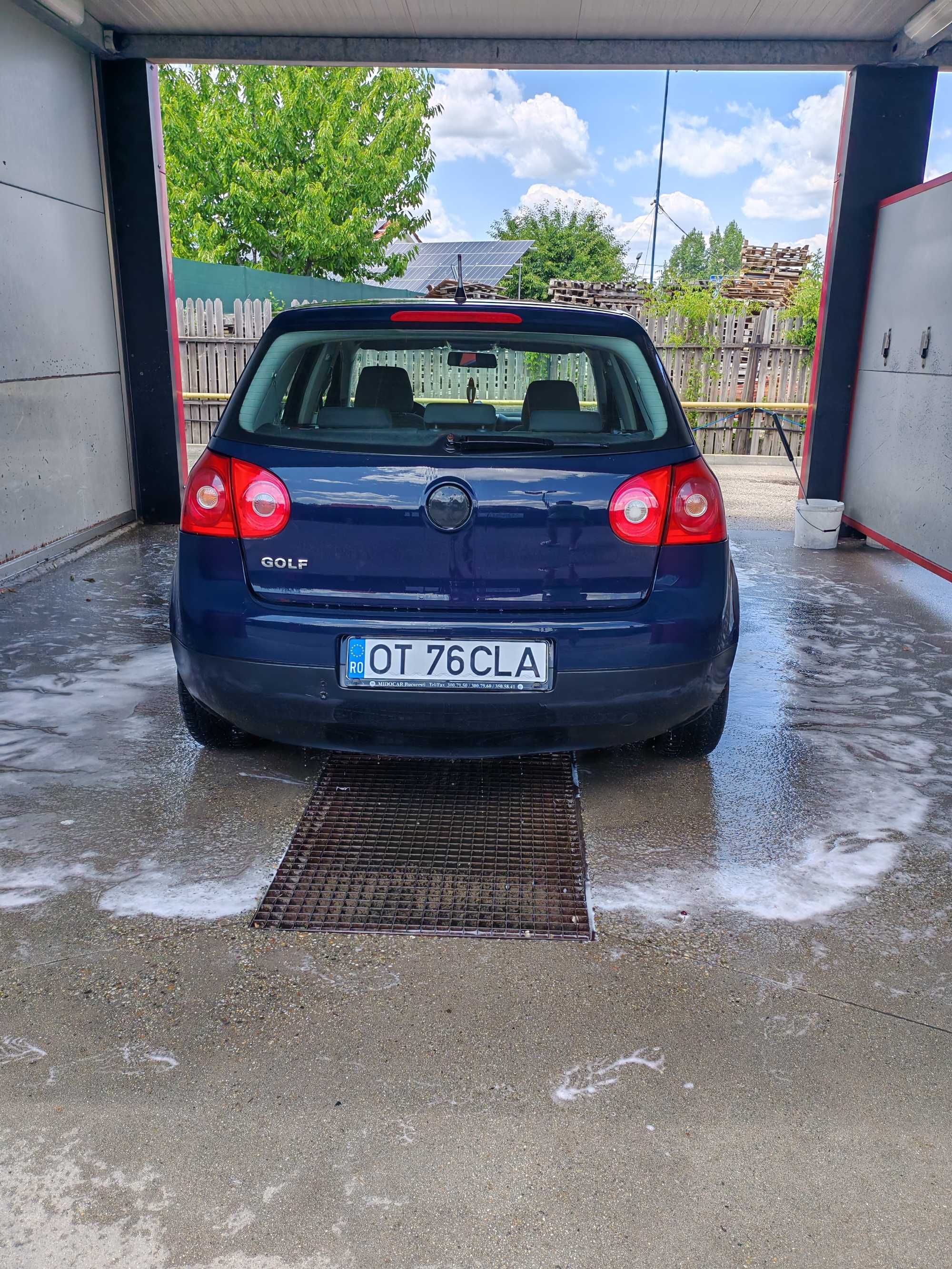 Proprietar vând Vw Golf 5 benzina 1 4 mpi an 2008