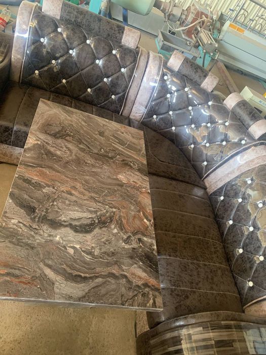 Гостиные уголки с пуфиками