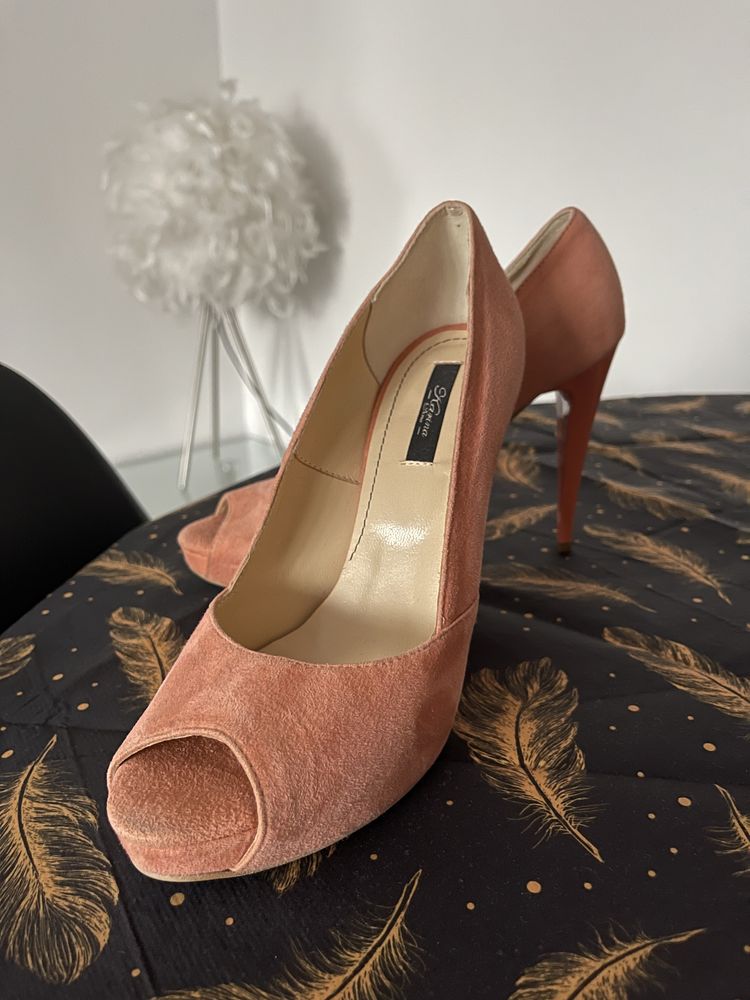 Pantofi stiletto corai