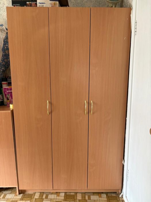 Продам шкаф лдсп