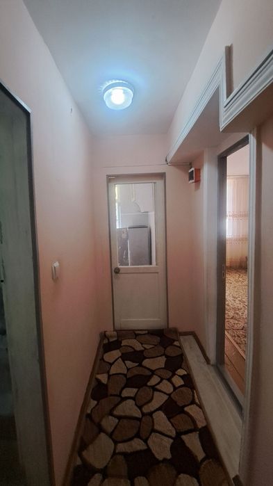 Чирчик шахар 
Троицкий 13-мактаб ёнида 
#1-хона 1-етаж
Квартира иж