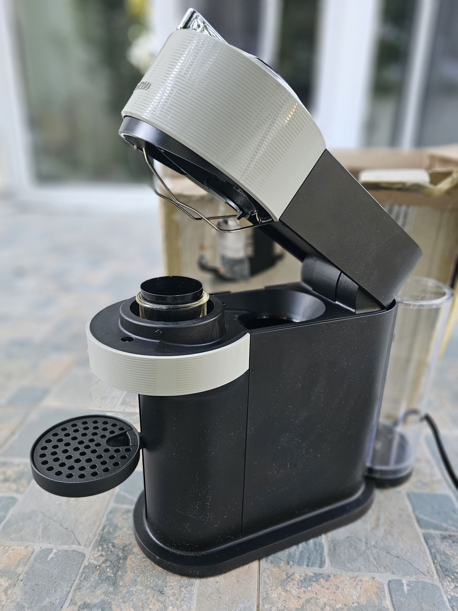 Aparat de cafea Nespresso vertuo next