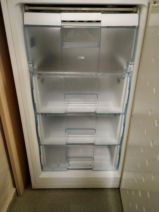 Бяла техника  А+клас фризер