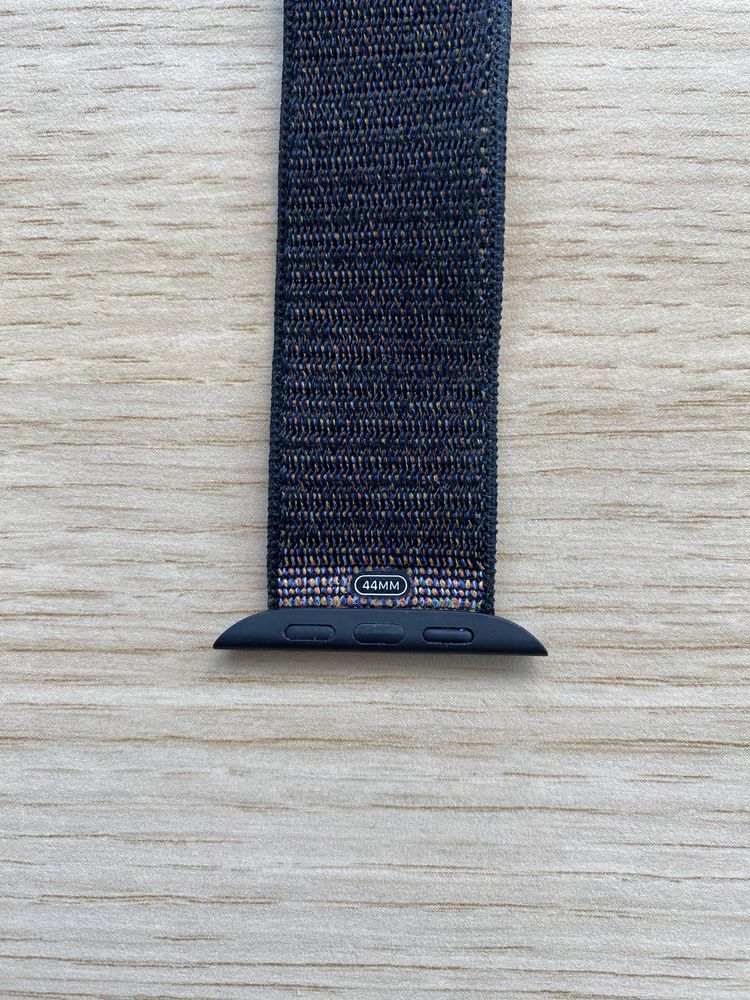 Apple Watch 44mm sport loop black - черна каишка