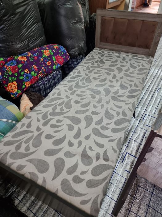 Кровать сотилади