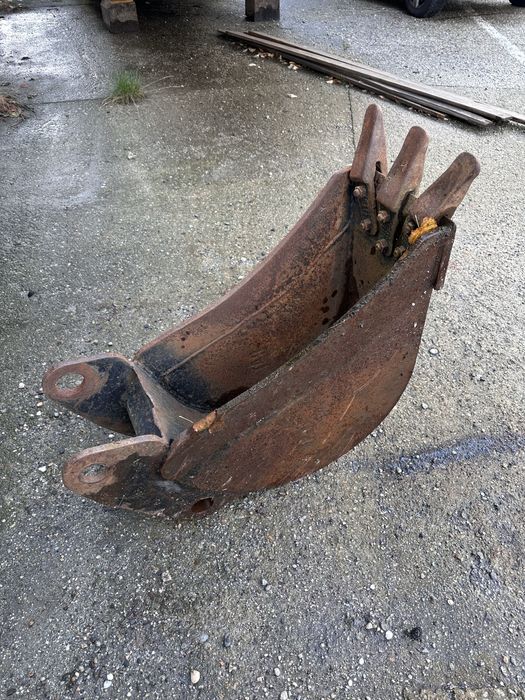 Cupă buldoexcavator CAT