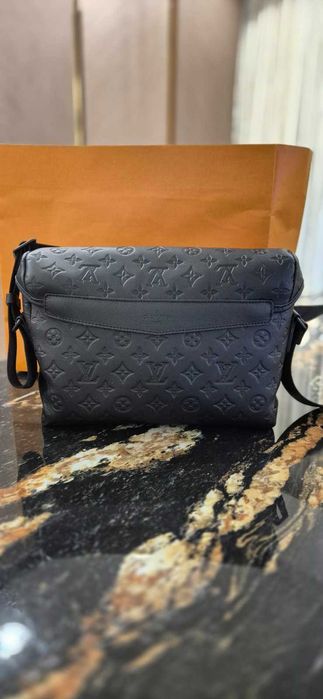 Чанта Louis Vuitton Messenger Voyager PM нова, черна