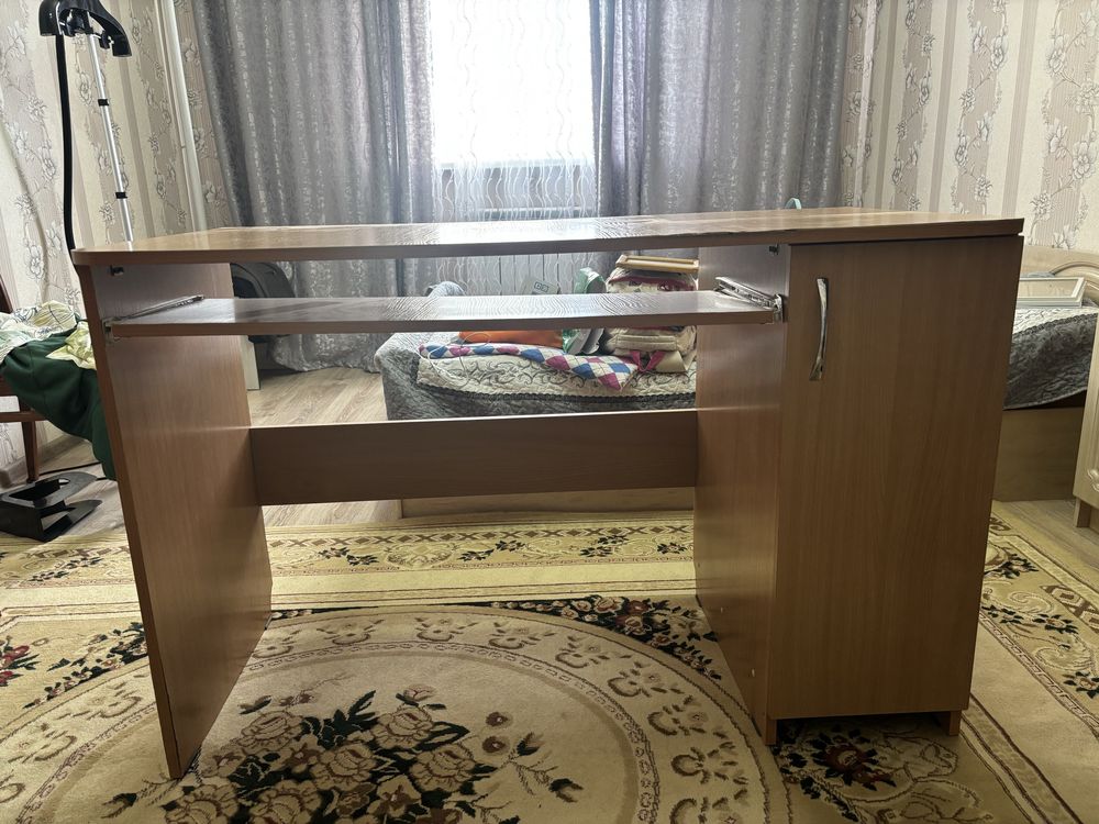 Стол компьютерный