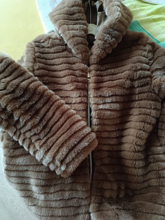 Палто с еко косъм