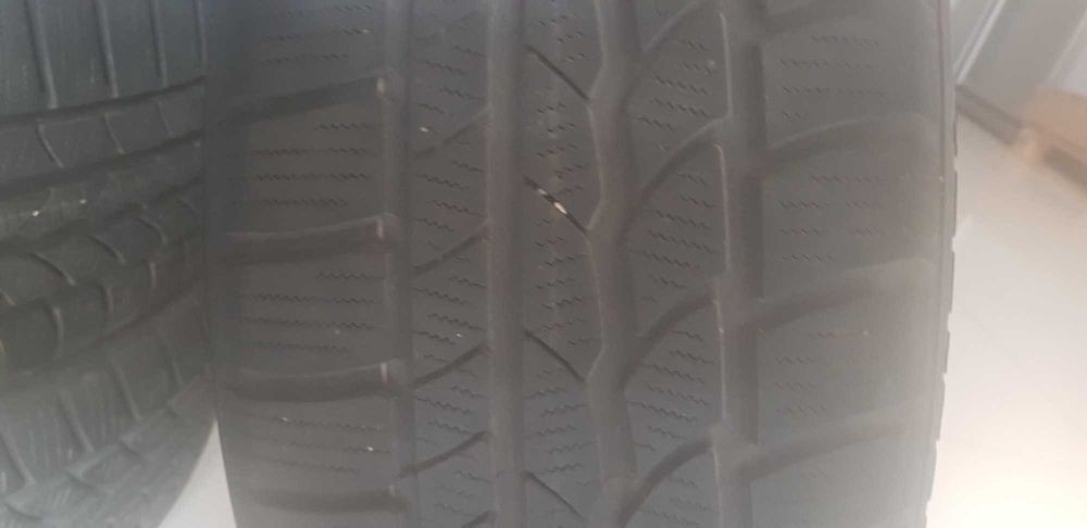 Продава зимни гуми R19