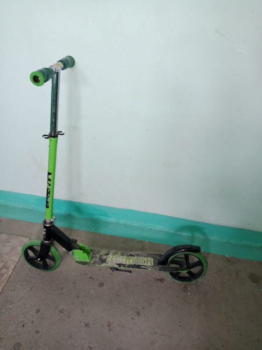 Продам детский самокат за 3000 тенге.
