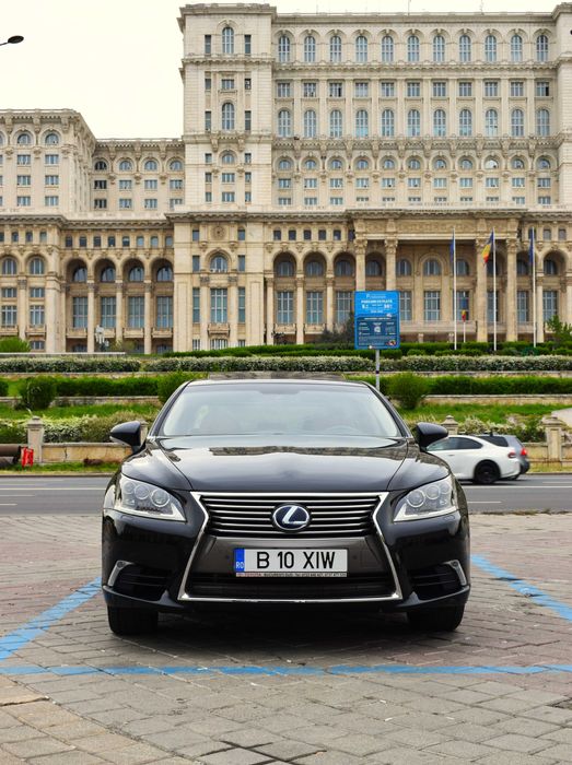 Lexus LS 600h foarte intretinuta