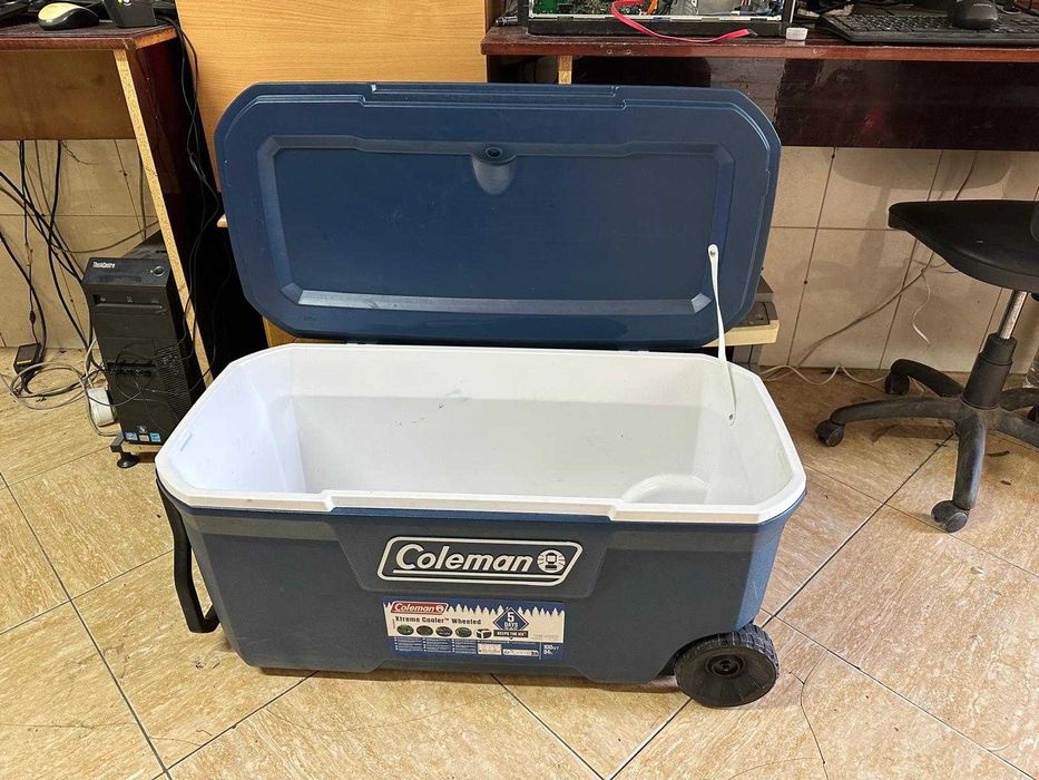 Vand Lada Frigorifica Coleman Xtreme 316 Series™ cu Roti, Space, 95L