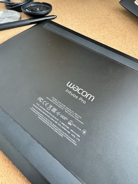 Tableta grafica Wacom Intuos Pro PTH-660