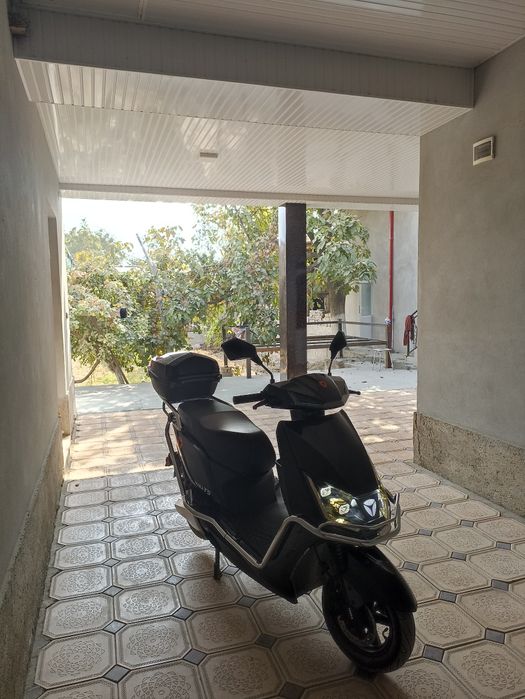 Srochno sotoladi YADEA T 5  skuter yangi xali 1460 km yurgan keliwamiz
