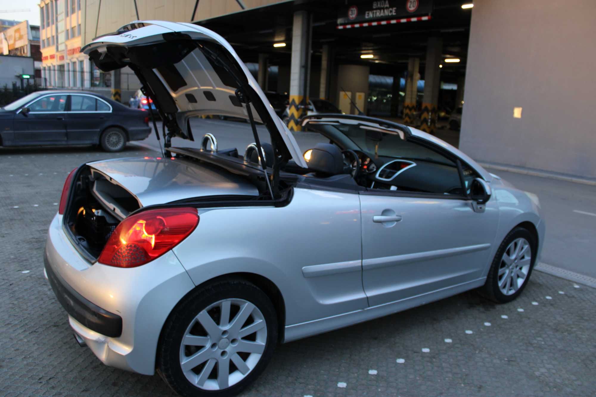 Peugeot 207 CC 1.6 VTi, 88 kw