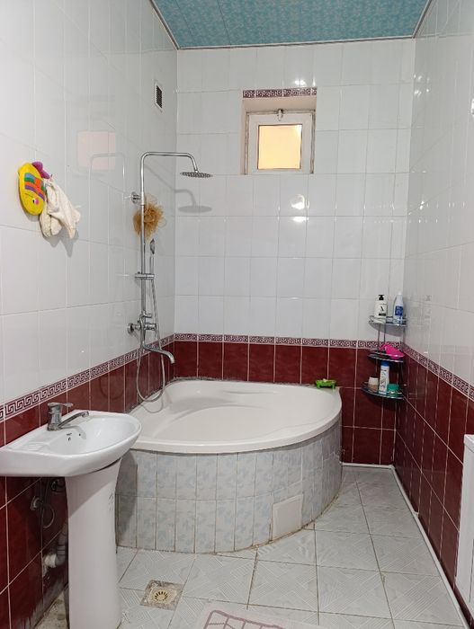 Урта буз! Жомбой! 6 соток ховли.