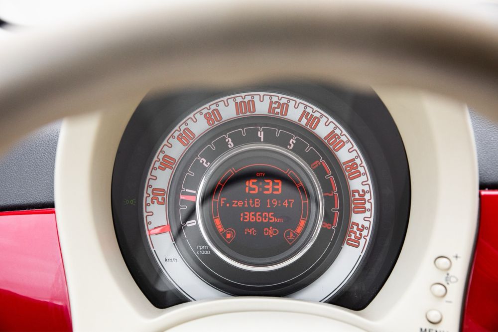 Fiat 500 / benzina / 136000 km  Euro5 / posibilitate achizite RATE