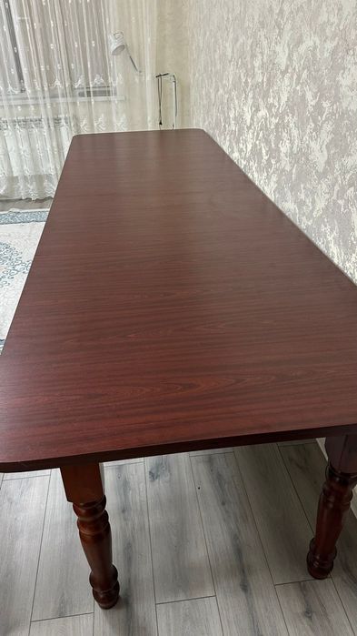 Стол для гостиной