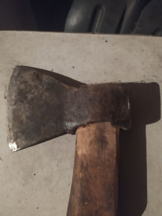 Продам советский топор.