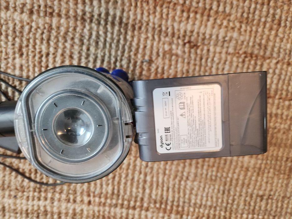 Aspirator Dyson v6 - necesita baterie