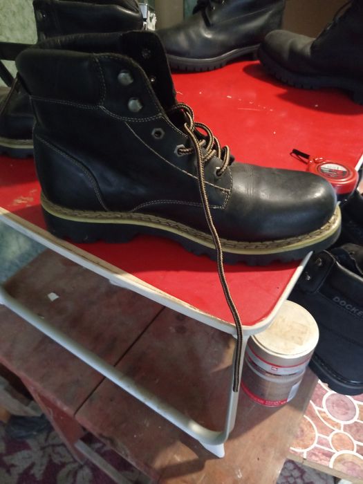 Vând ghete docker s nr 46