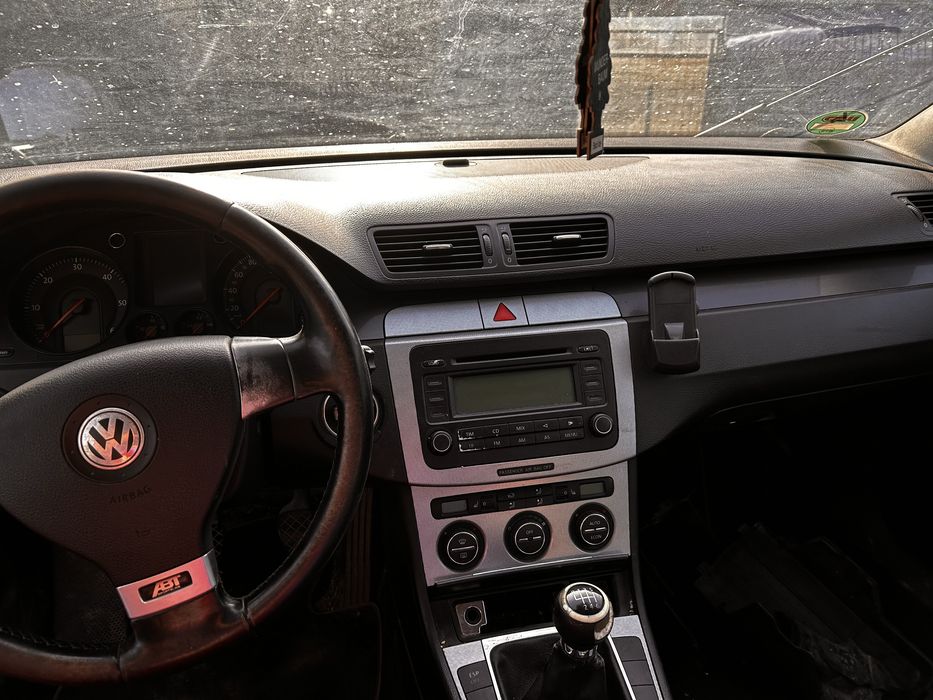 Dezmembrez  skoda octavia 2 si passat b6