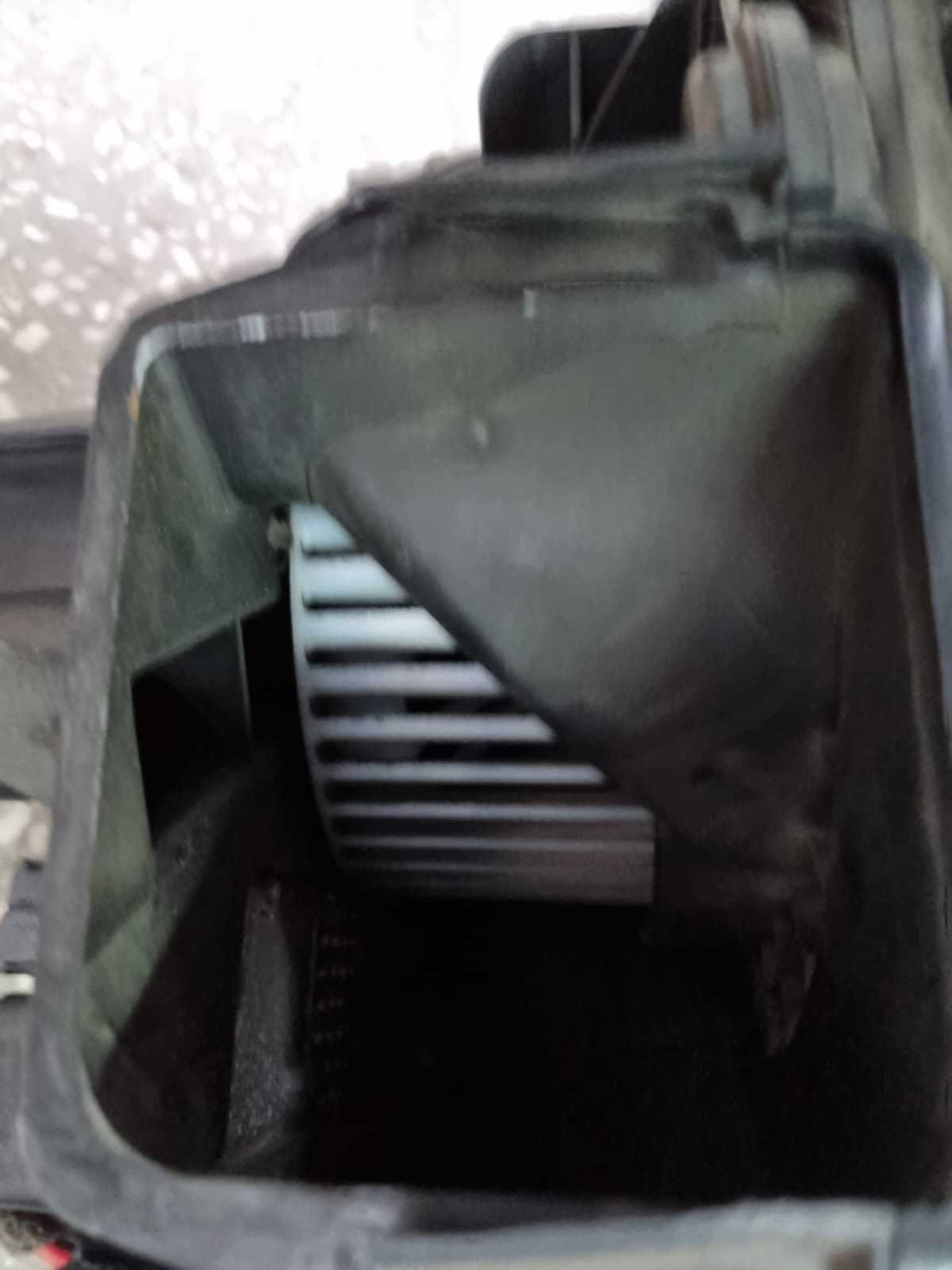 Carcasa cu ventilator aeroterma volan stanga BMW F07 F10 F11 F06 F01