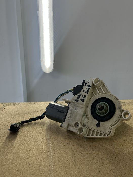 Motor macara geam Audi A6 C6 2007 Bosch