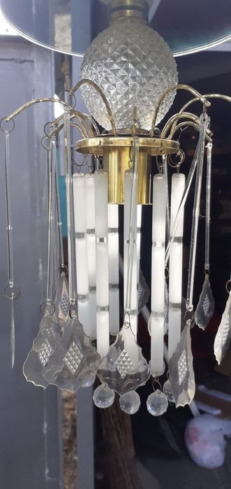 Продам люстру однорожковую и пятирожковую