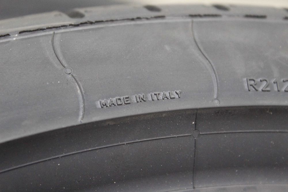 245/30-20 и 305/30-20 гуми Pirelli Lamborghini