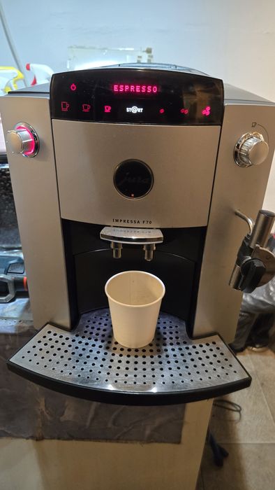 Aparat de cafea cu boabe Jura F70