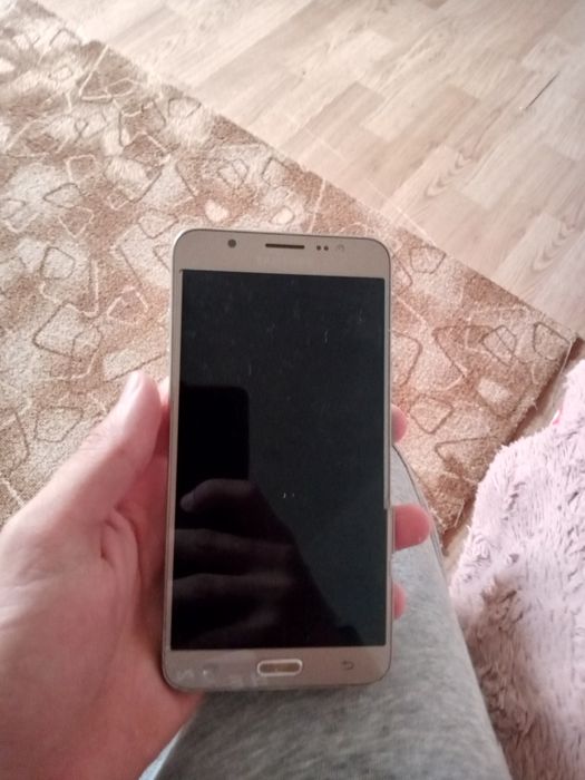 Vând telefoane pentru piese