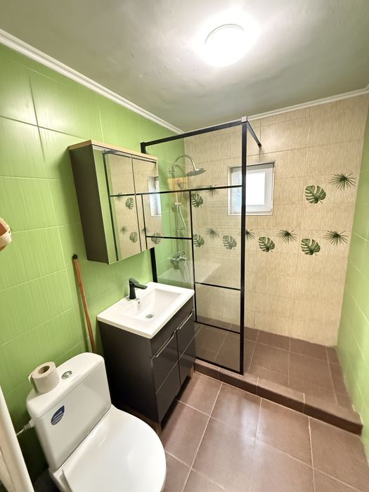 Apartament cu doua camere decomandat , strada Henri Coanda
