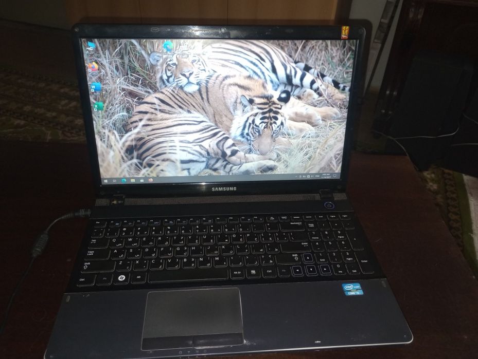 Samsung cu Intel i5, 500 gb, baterie ok,Windows 10,Office, tester auto