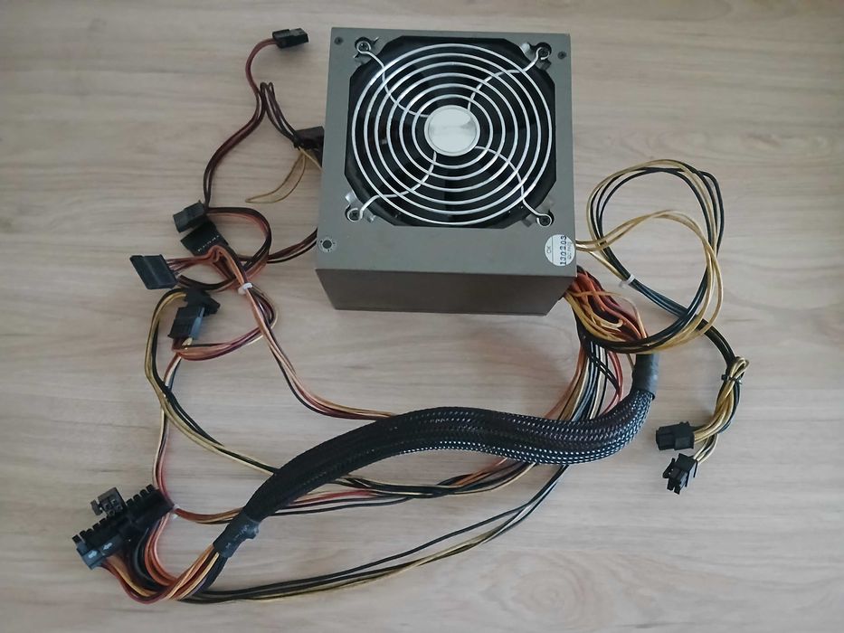 Продам блок питания Huntkey 500 W