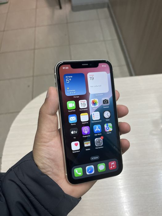 iPhone 11 Смартфон