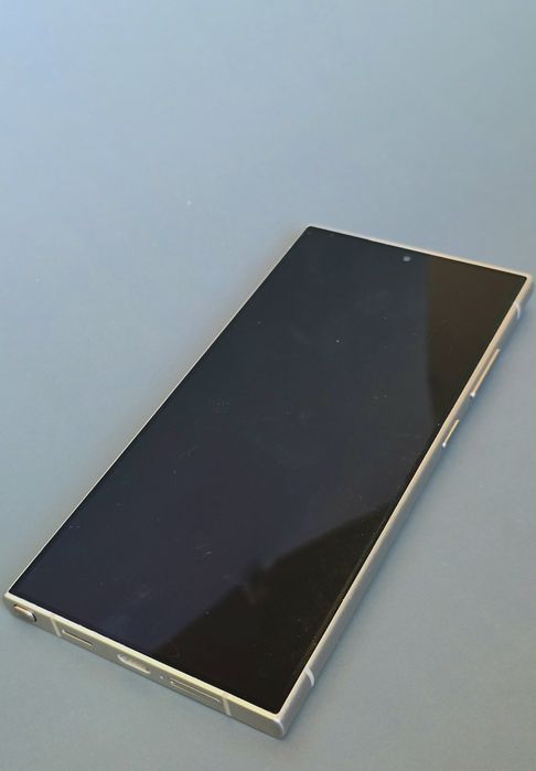 Samsung S24 Ultra 256GB с гаранция