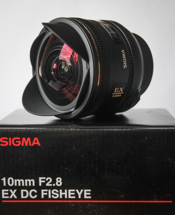 Obiectiv Sigma 10mm f/2.8 EX DC HSM Fisheye pentru Nikon DX