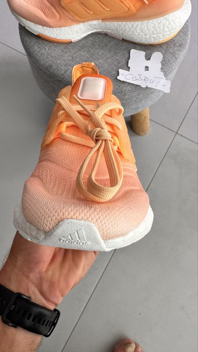Adidas Ultraboost 22 Pulse Amber Flash