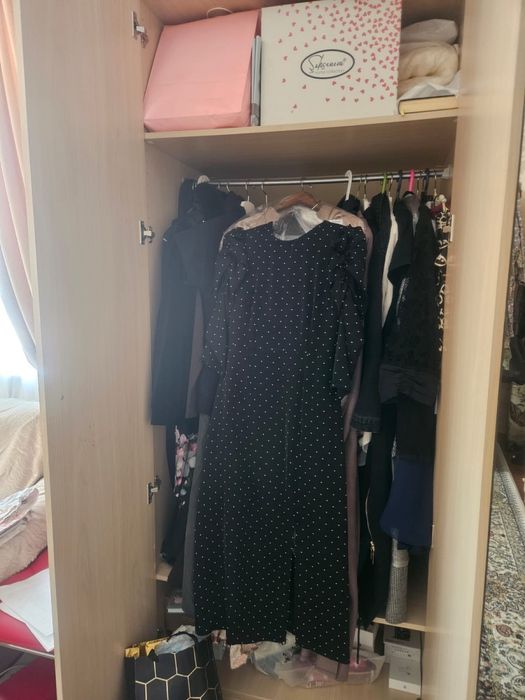 Разгружаю гардероб женские вещи