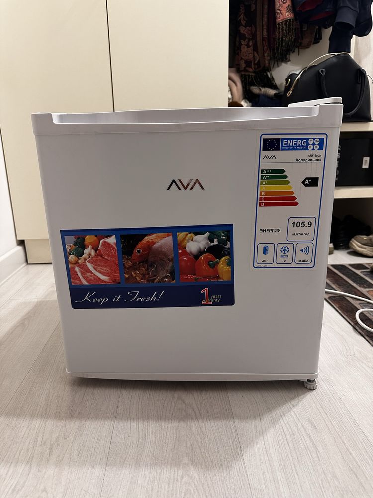 Холодильник 46 литров Ava ARF-50-LN