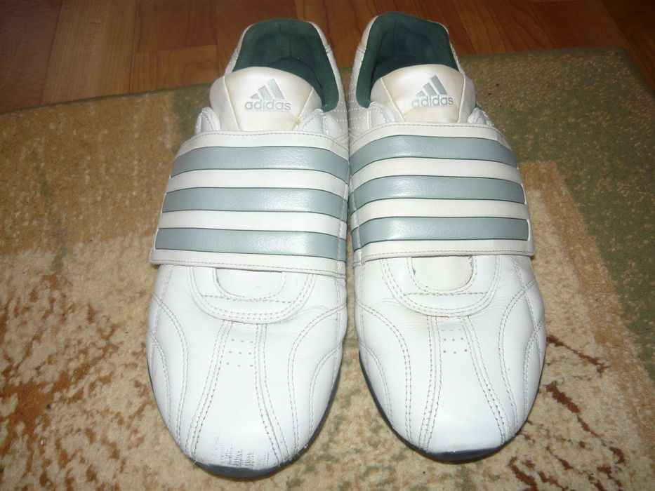Adidas - маратонки от Англия