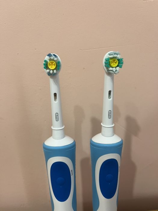 2бр - 59лв - Четки за зъби Oral-B Vitality 100