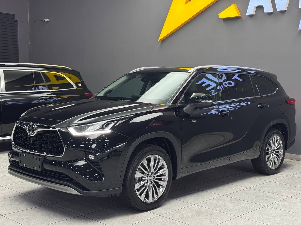 Продается новый Toyota Highlander