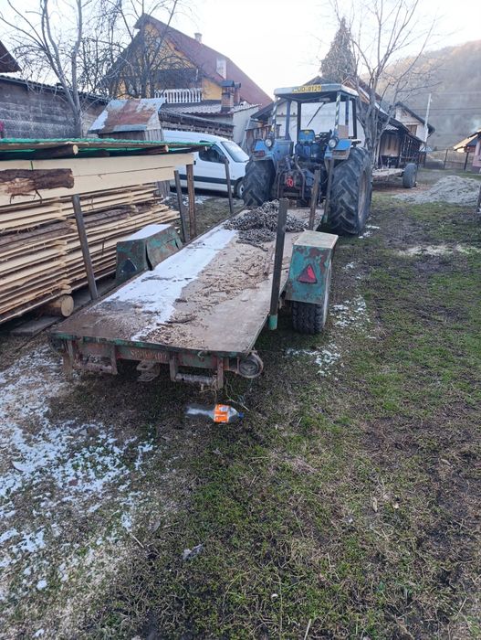 Vând remorca lama cauciucuri dau și la schimb cu mașină teren