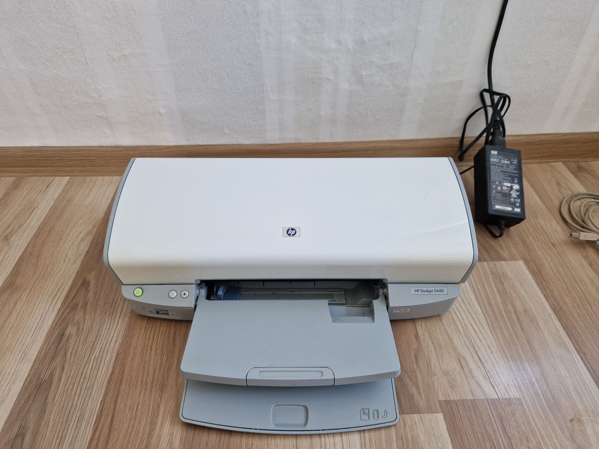 Принтер HP Deskjet 5440.