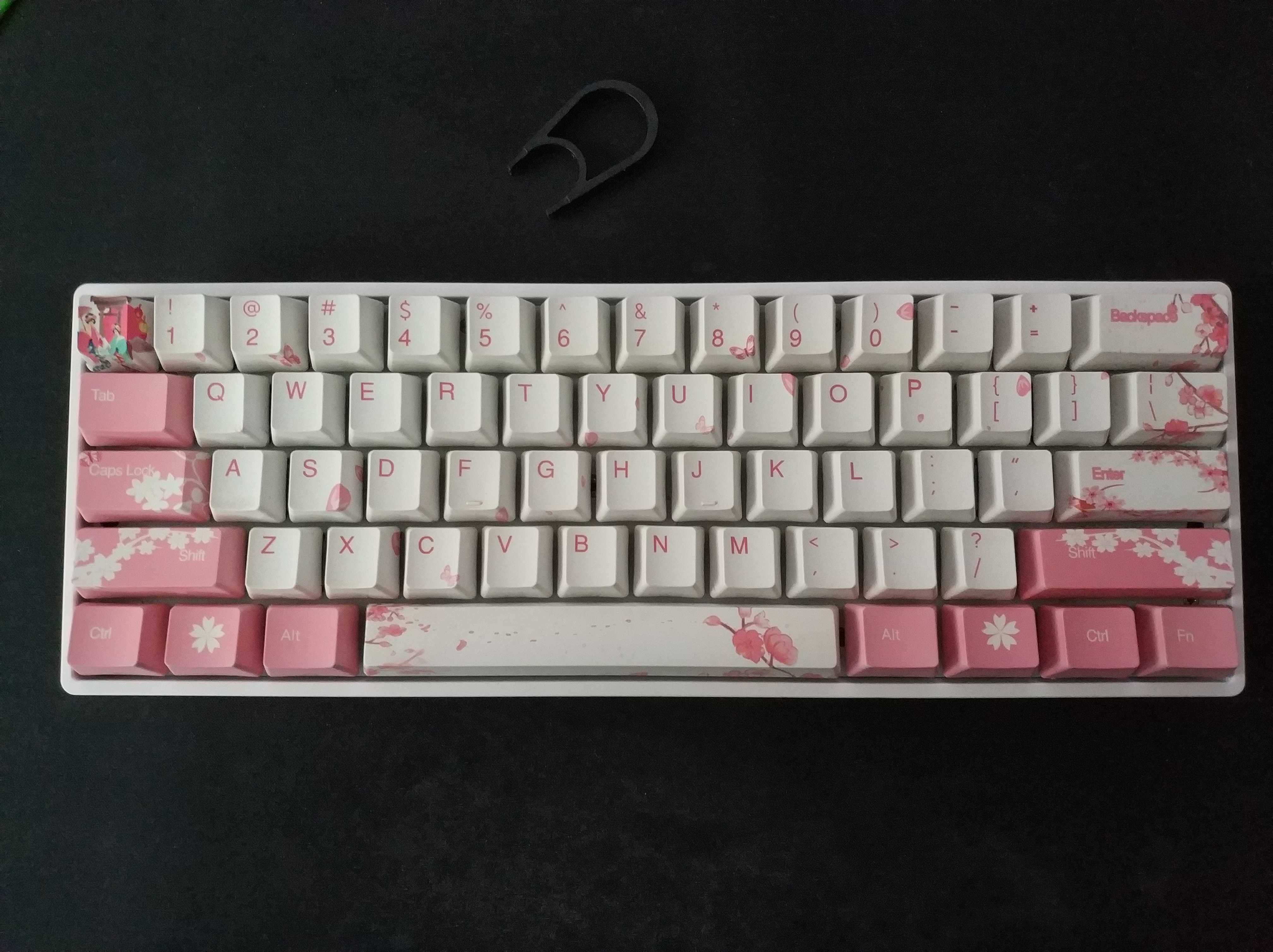 GK61 Sakura keycaps brown switches